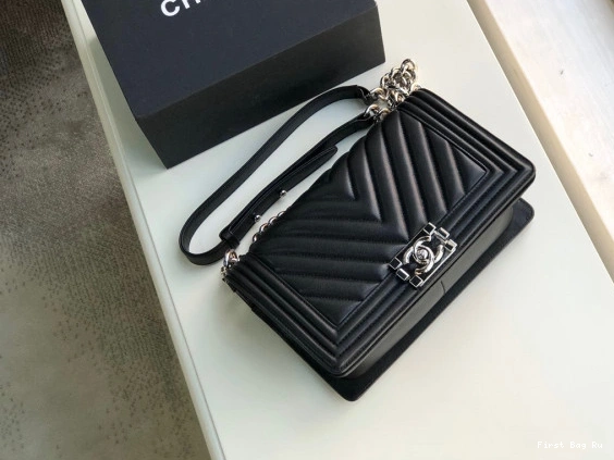 First Bag Ru BOY BAG 25CM 20CM CHANEL 0717